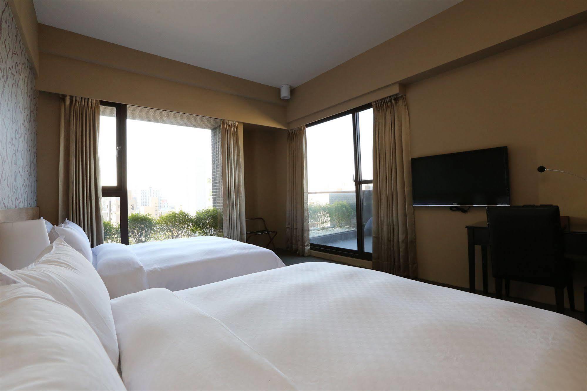 Kun Hotel Taichung Exterior foto