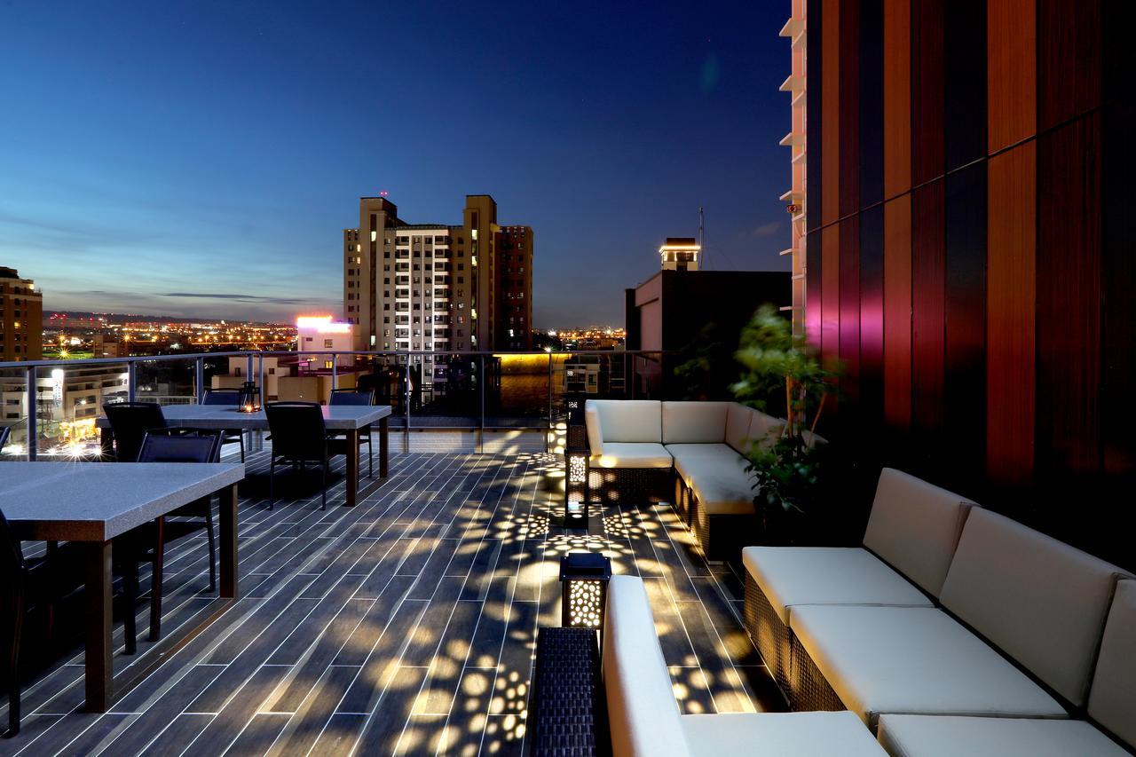 Kun Hotel Taichung Exterior foto